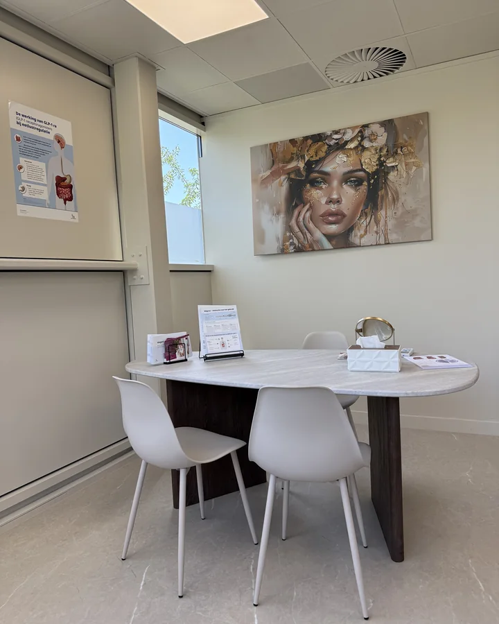 Consultruimte van LIV Derma Institute