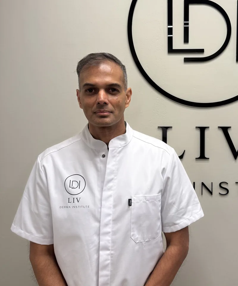 Drs. A. Sewnaik, hoofd-halschirurg en cosmetisch chirurg